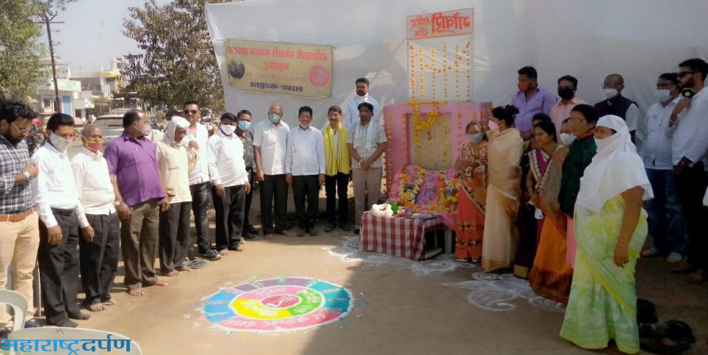 ११४ आदीवासी गोवारी शहीदांना कन्हान ला श्रध्दाजंली अर्पण. 